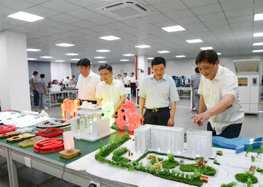 浙江省人力社保厅厅长吴伟斌一行调研走访乐竞官网