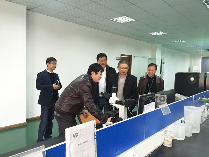 杭州余杭经济技术开发区党委书记沈昱莅临乐竞官网照明参观指导
