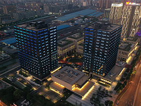 塑造空间、化繁为简 | 乐竞官网大功率洗墙灯打造上海市北高新园区新夜景